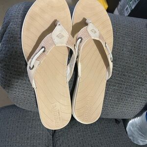 Sperry Women's Light Tan Flip Flop Sandals